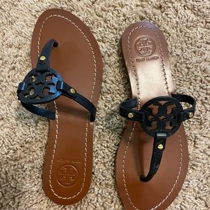 PERFECT tory burch flip flops